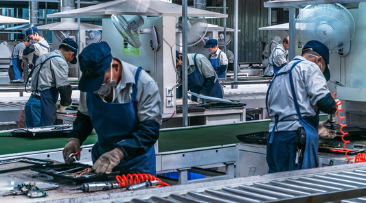 lean manufacturing principles - workers in factory