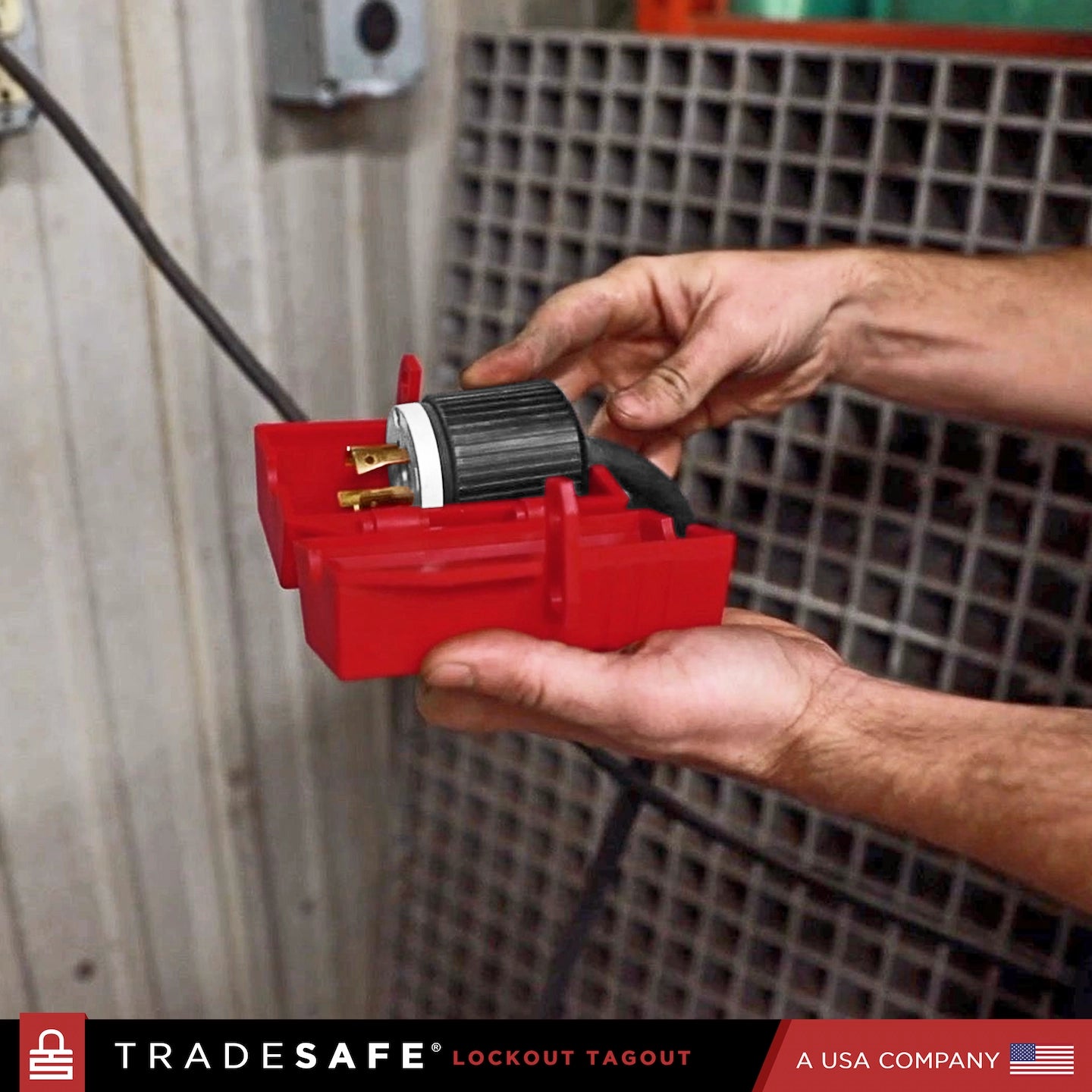 industrial electrical plug lockout in-use