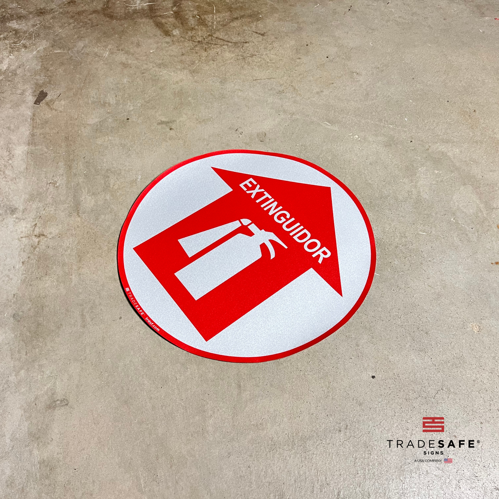 extinguidor sign on floor