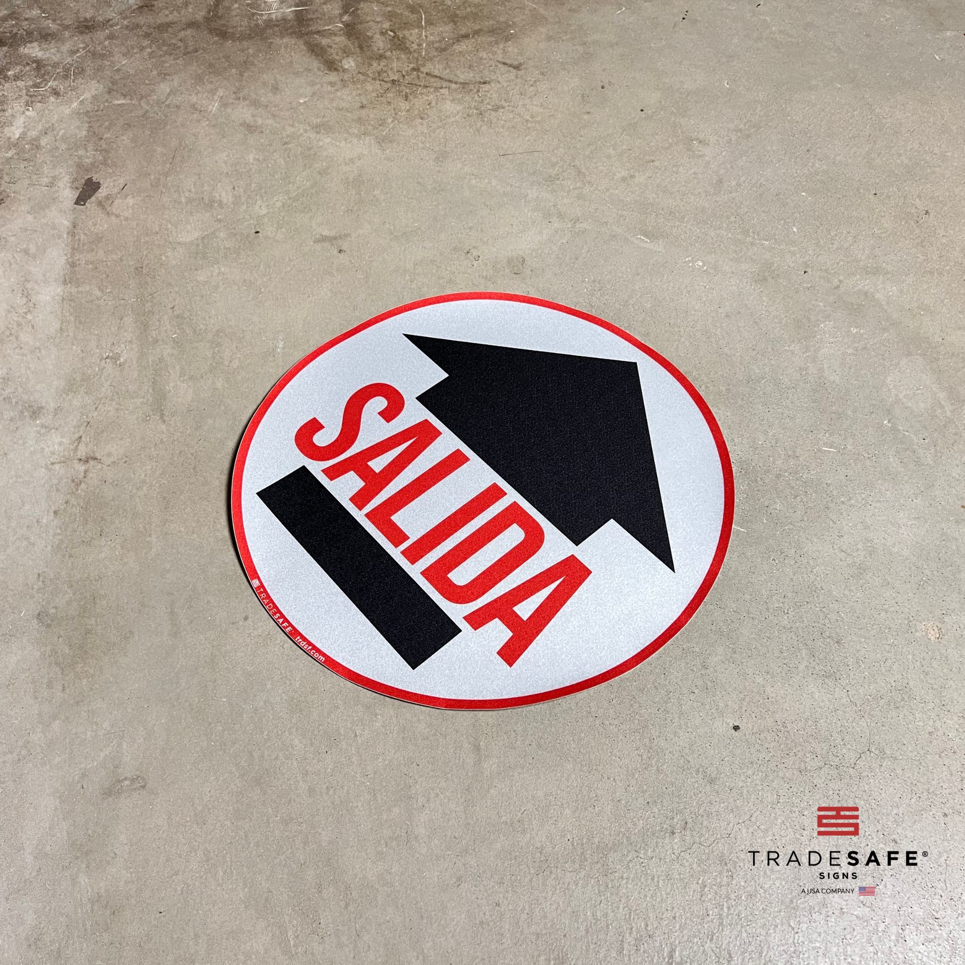 salida sign on floor