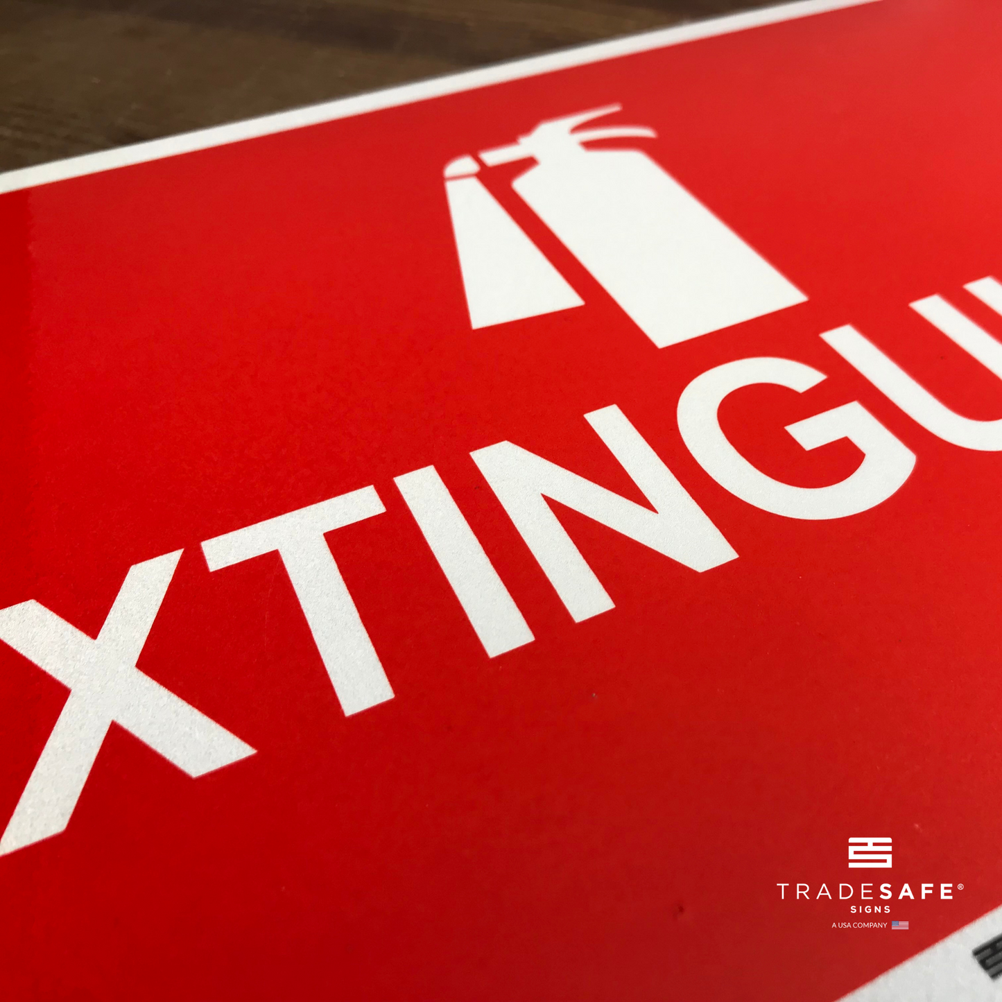 vibrant and highly visible extinguidor sign